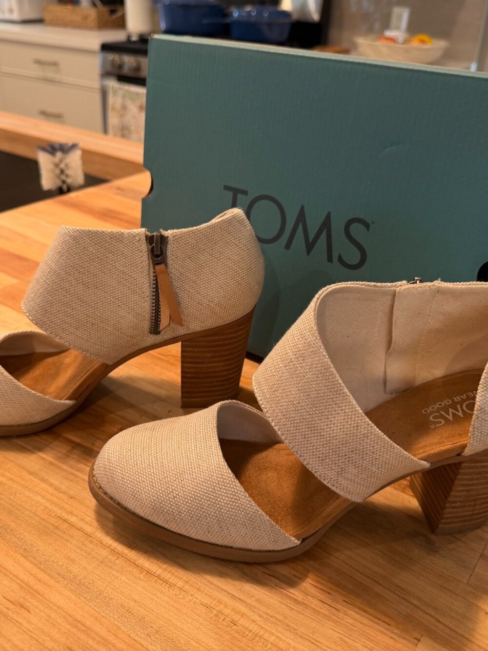 TOM'S Milan Pump - Natural Yarn Dye - worn once